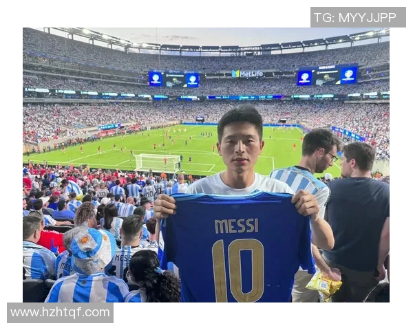 足球明星亲属入场视频曝光家庭温馨瞬间感动无数球迷