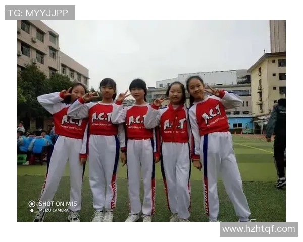 足球明星自我介绍：从绿茵场到生活舞台的真实故事与梦想分享